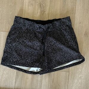 Women's On The Fly Black Patterned Luxtreme Shorts-8